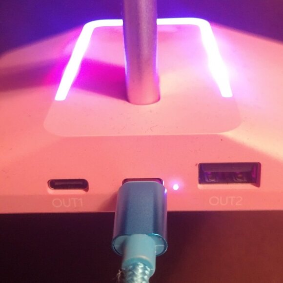 Pink neck fan with LED lights & matching gaming charge-thru LED headset holder - Picture 5 of 6